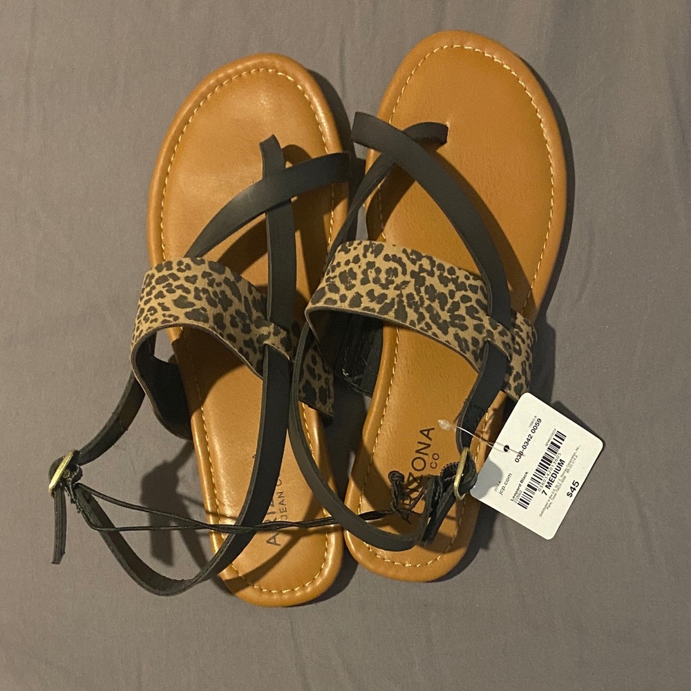 New with Tags Arizona Leopard print Sandals